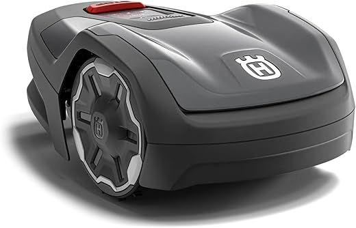 Robot Tondeuse Husqvarna Automower Aspire R4 pour pelouses jusqu'à 400m², contrôlé par application et optimisé pour les passages étroits